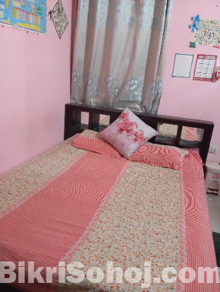 6/7 king size bed with mattress